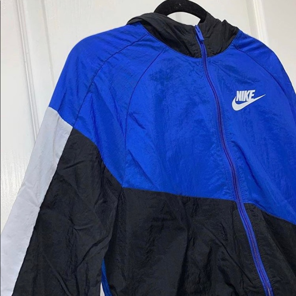 nike windbreaker